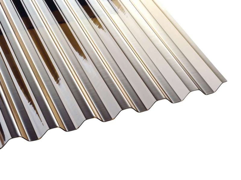 Lichtplatte PVC mit einer Materialstärke von 1,4 mm in der Farbe Bronze. Hier im Profil 70/18 Trapez (Spundwand)