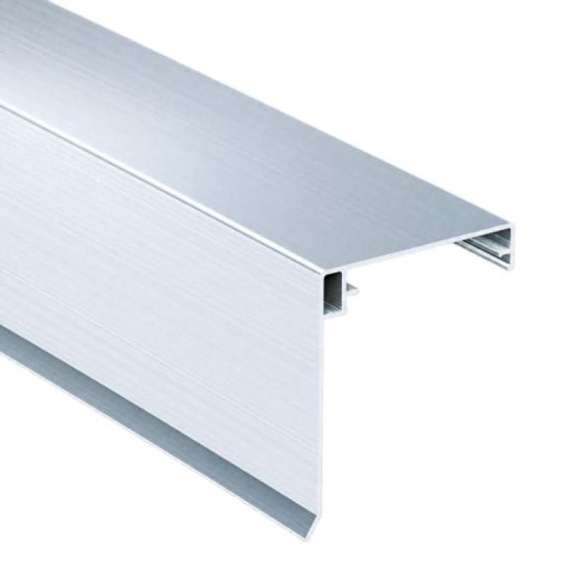 Klemmdeckel mit Wetterschenkel als Abdeckprofil für Randschienen. Gefertigt aus Aluminium. Pressblank.